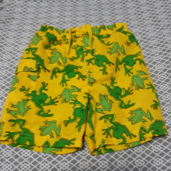 Boys 2 piece matching frog themed Swim wear. - Picture 4 of 7